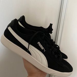 Women’s PUMA carina sneakers